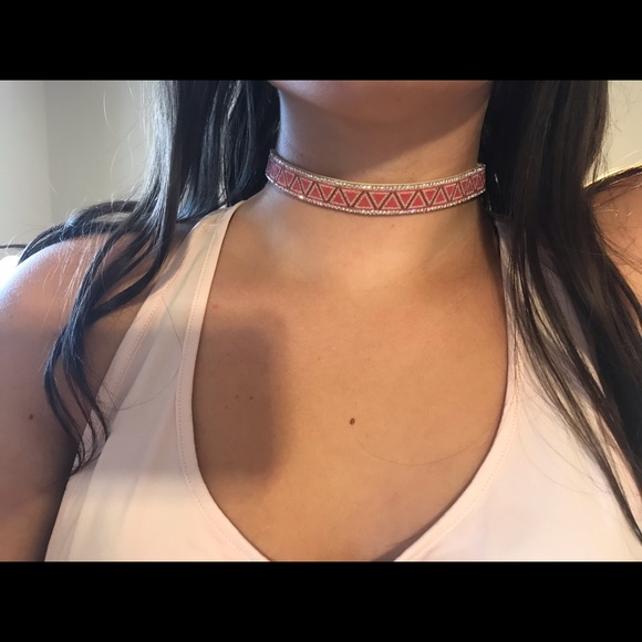 Chokers - Picture 10 of 12